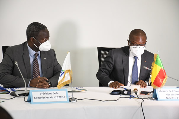 photo_pcom_min_finan_benin.jpg