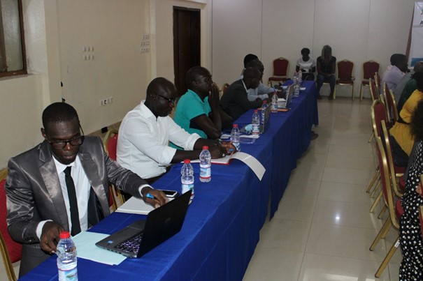revue_bissau2_0.jpg