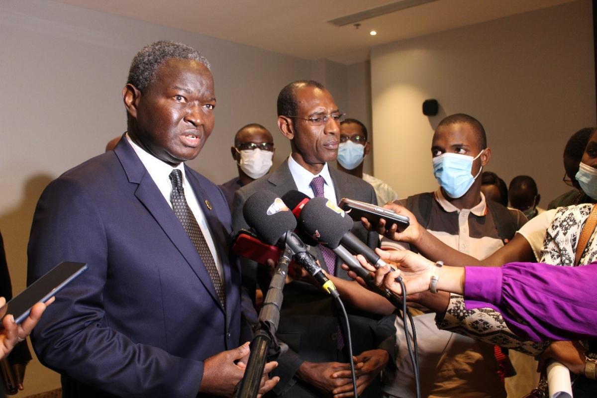 revue_dakar4.jpg