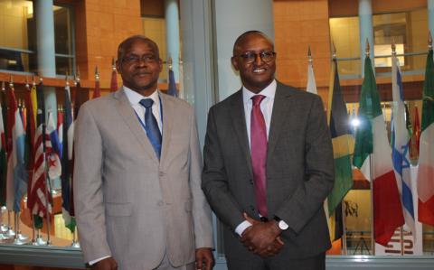 Le Commissaire GADO et Emmanuel NYIRINKINDI