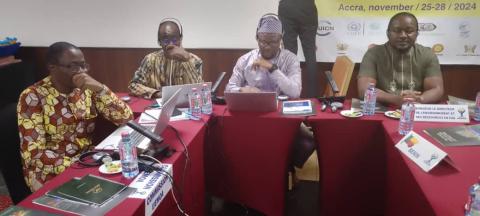 Le Présidium à l'ouverture des travaux