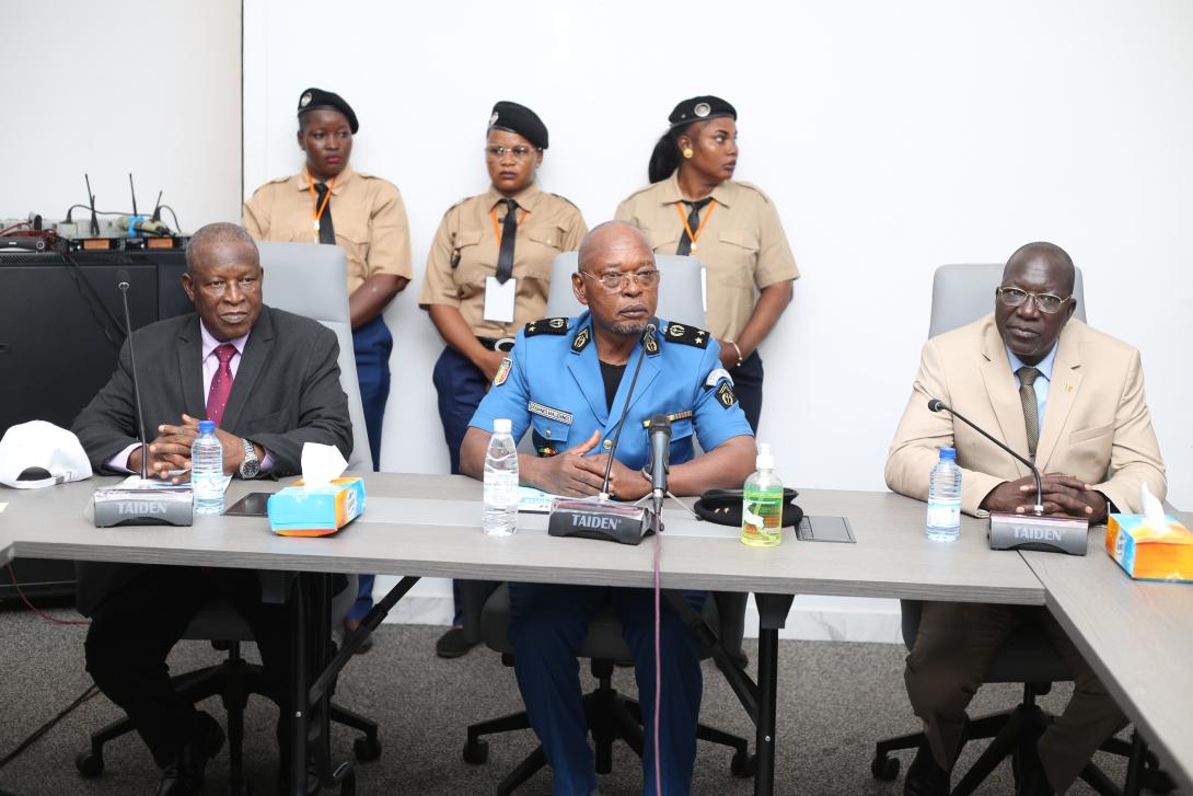 VISITE DU COMMISSAIRE DMRC A LA DIRECTION GENERALE DE LA DOUANE