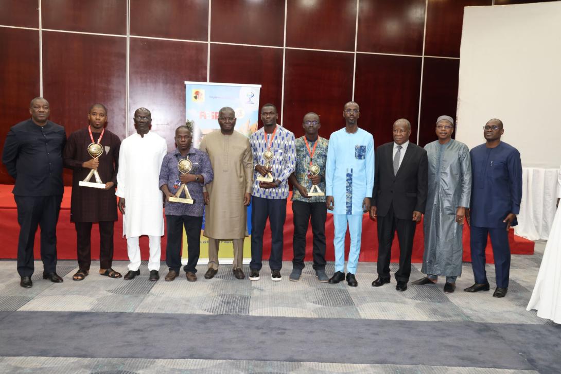 Remise des prix spéciaux UEMOA_29e_FESPACO